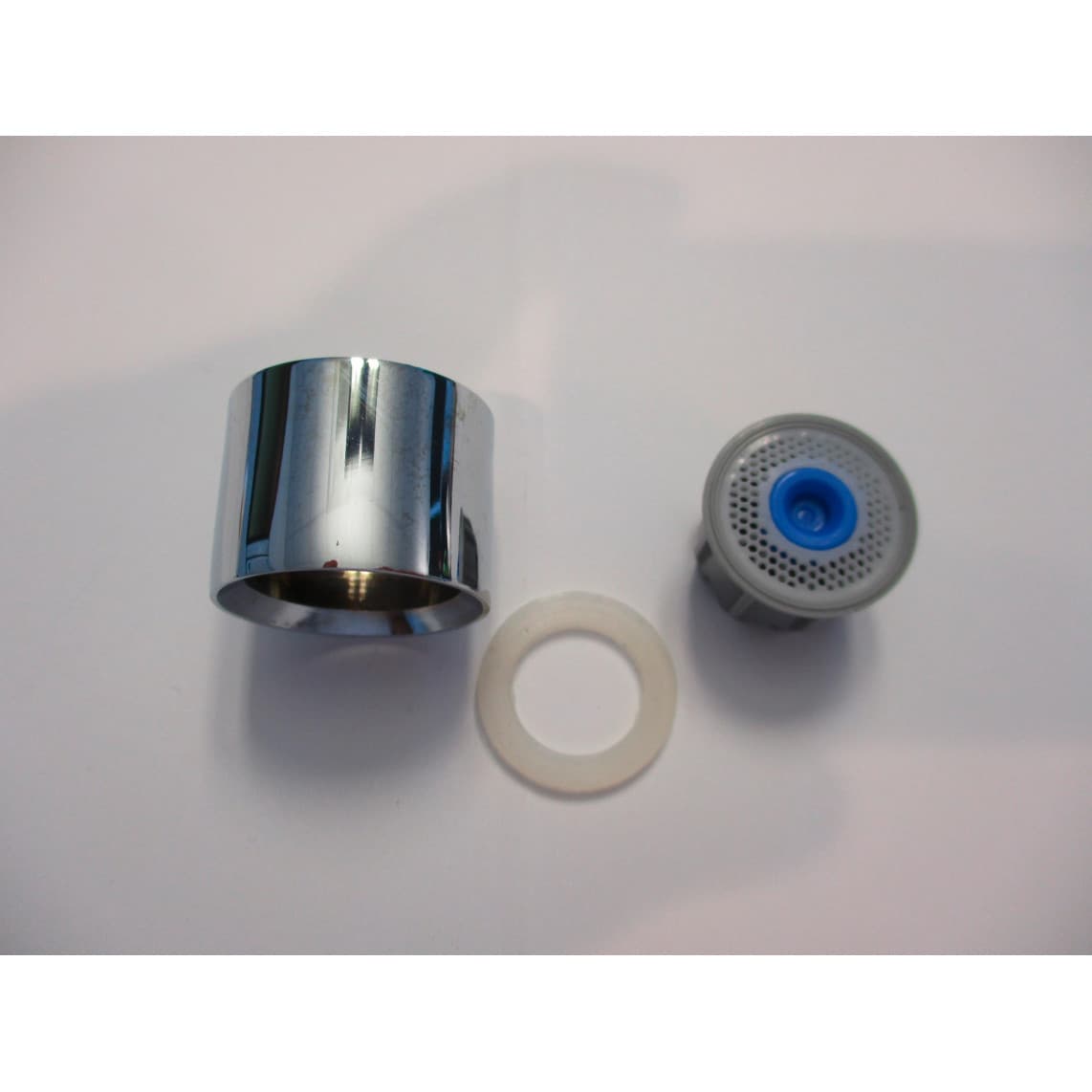 02356 Aérateur anti-goutte avec boîtier, chromé, filetage M22x1, par ex. pour 79119