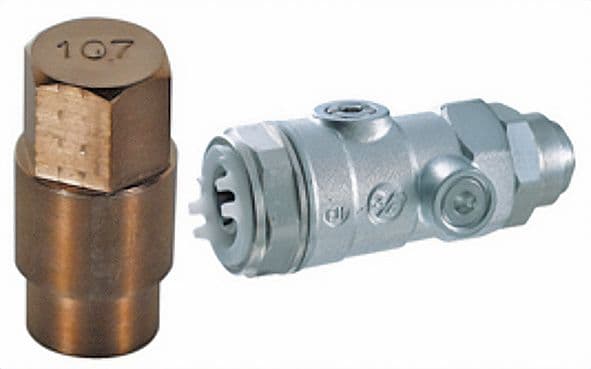 SET DE 2 CLES POUR CHANGEMENT MECANISME ROBINET INTERN THERMIQUE GIACOMINI