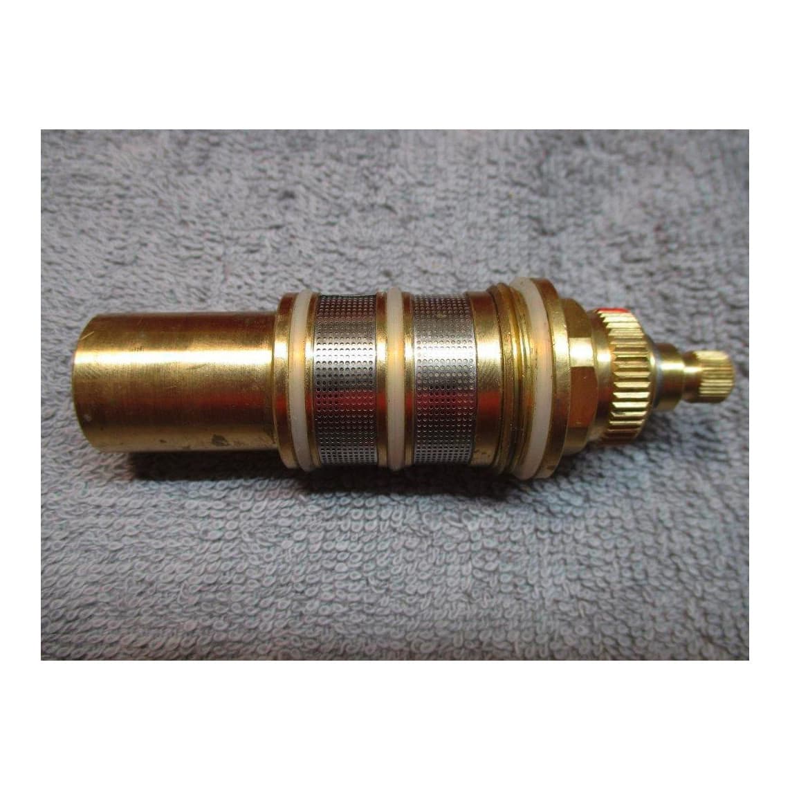 01573 Elément de commande thermostatique, montage en X, avec élément réticulé, par ex. pour 52485