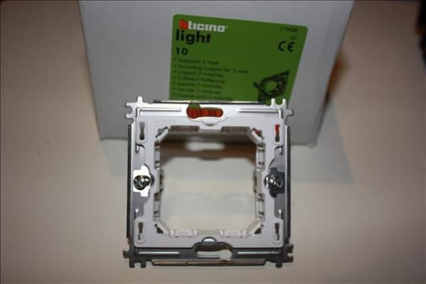 Support 2 modules light