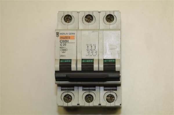 Disjoncteur modulaire Multi 9 - C60H - 3 pôles 20A courbe C