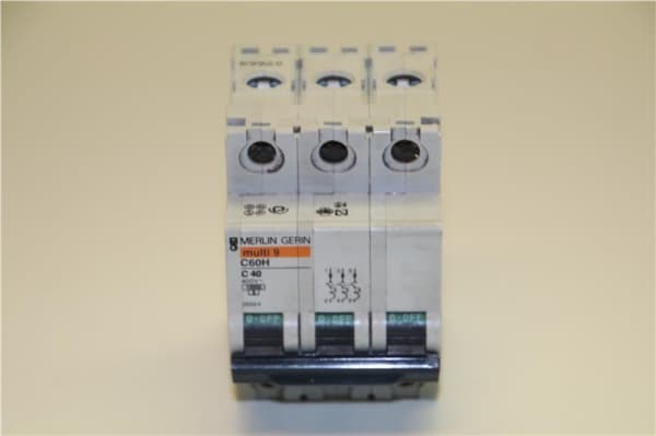 Disjoncteur modulaire Multi 9 - C60H - 3 pôles 40A courbe C