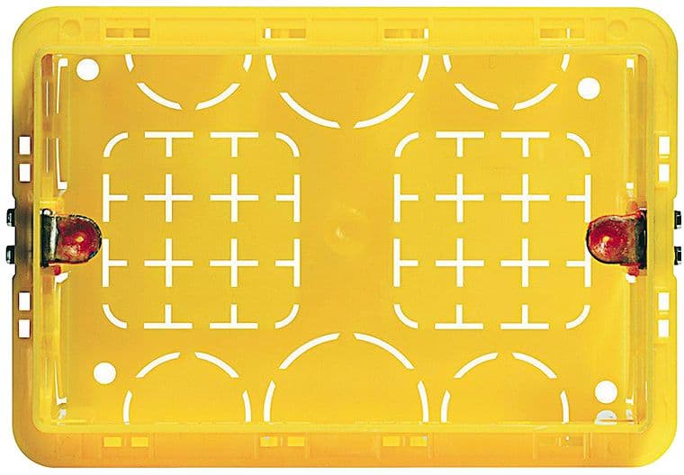 BOÎTIER ENCASTRABLE 3 MODULES CARRÉ-JAUNE