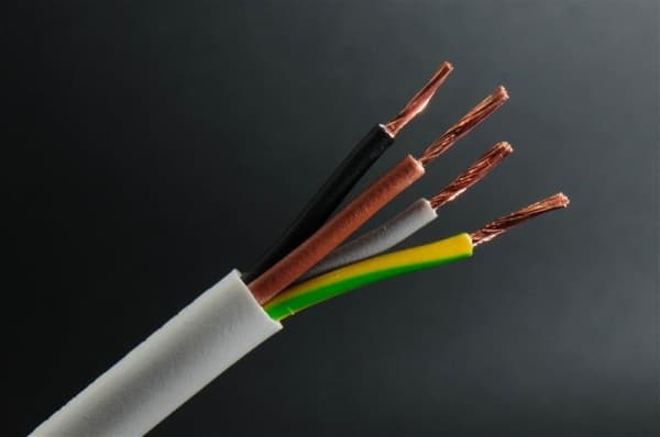 Vtmb 4 G 1.5 Blanc (H05VV-F) en rouleau de 100m