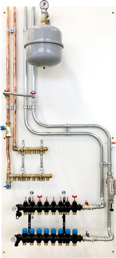 Panneau prefab pour pompe à chaleur vase d'expansion filtre à impuretés sanitaire SYSTEMPEX CPS Henco