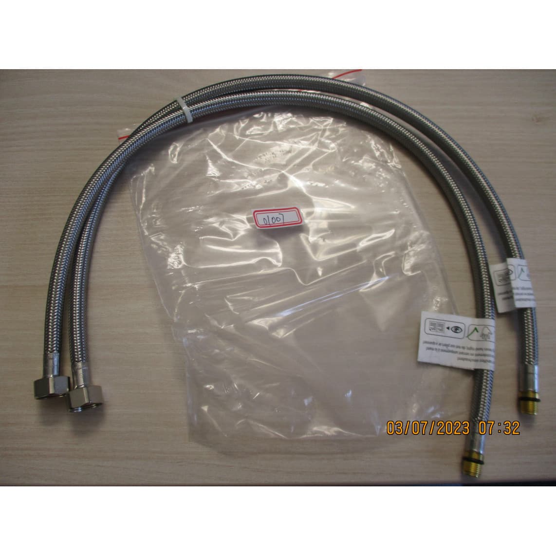 01007 Tuyau de raccordement flexible, M10 - 3/8", 600 mm