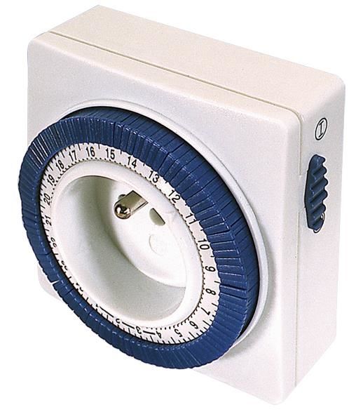 Programmateur mécanique - 24h - prise 2 pôles + T 16A - 3680W
