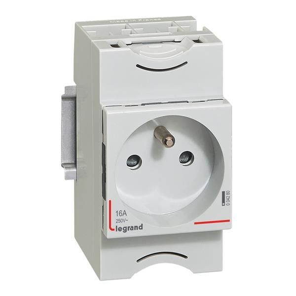 Prise de courant - 10 / 16A 250V - 2 pôles + T - 2.5 modules