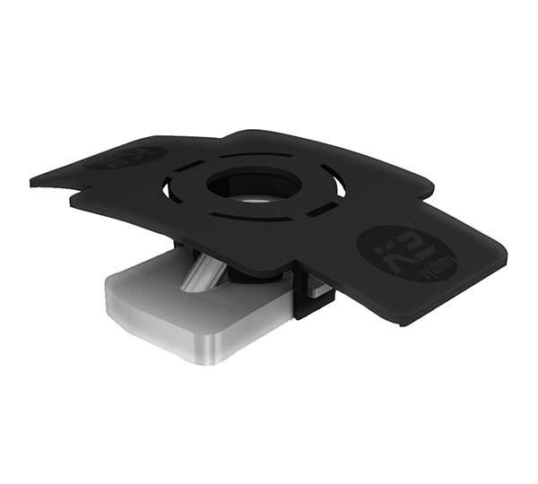Écrou d'insertion avec clip M8